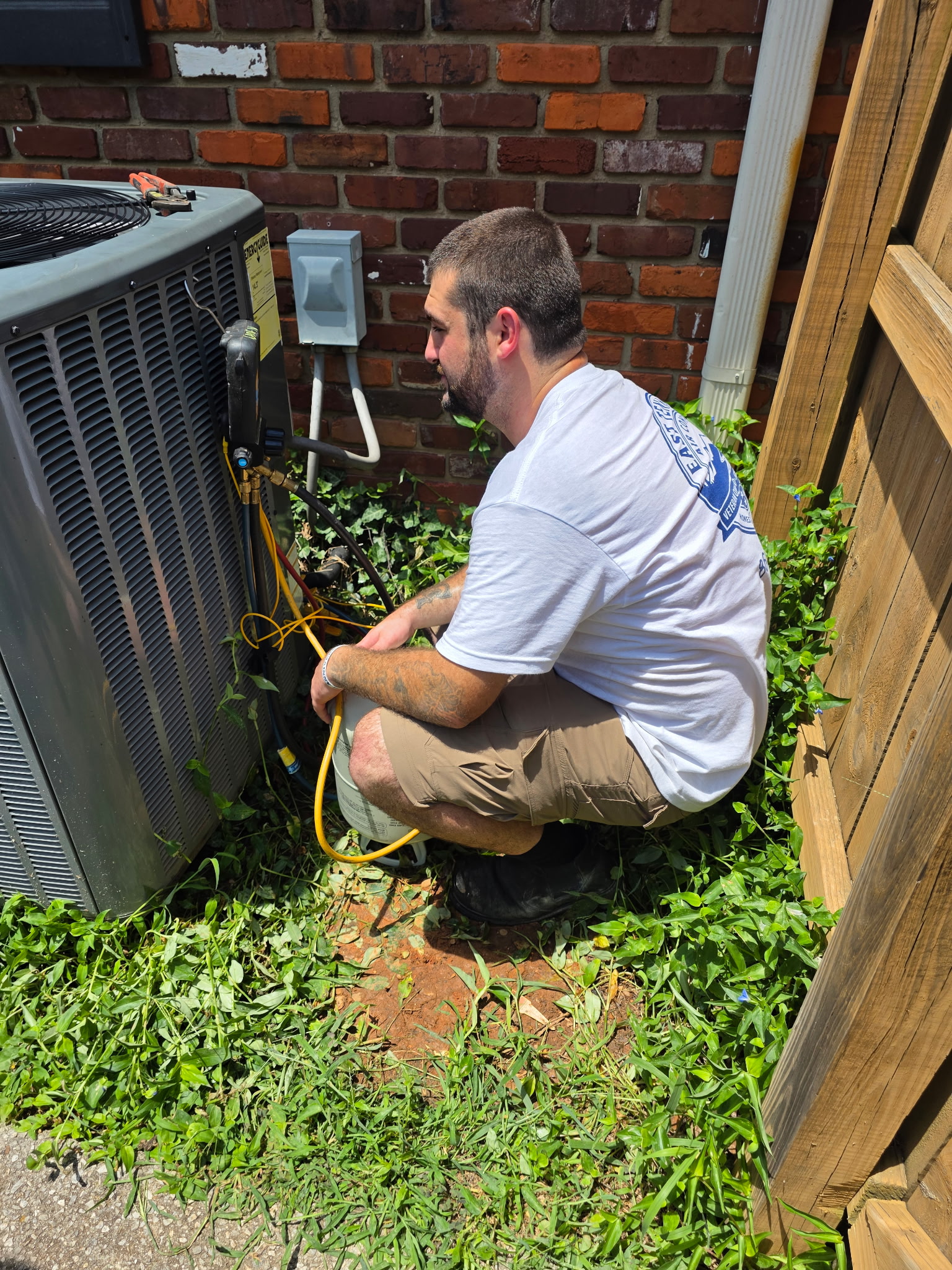 Air conditioning unit installation by East Tennessee Air Company in Knoxville, TN